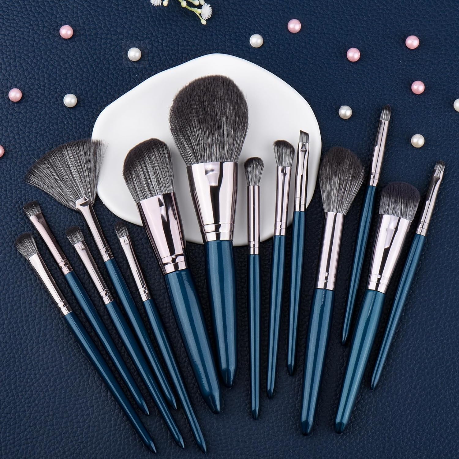 Professional Makeup Brush Set 14Pcs Makeup Brushes Kit Foundation Eyeshadow Powder Blending Eyebrow Eyelash Kabuki Brushes Cosmetic Brushs Travel Kits with Leather Bag Gift