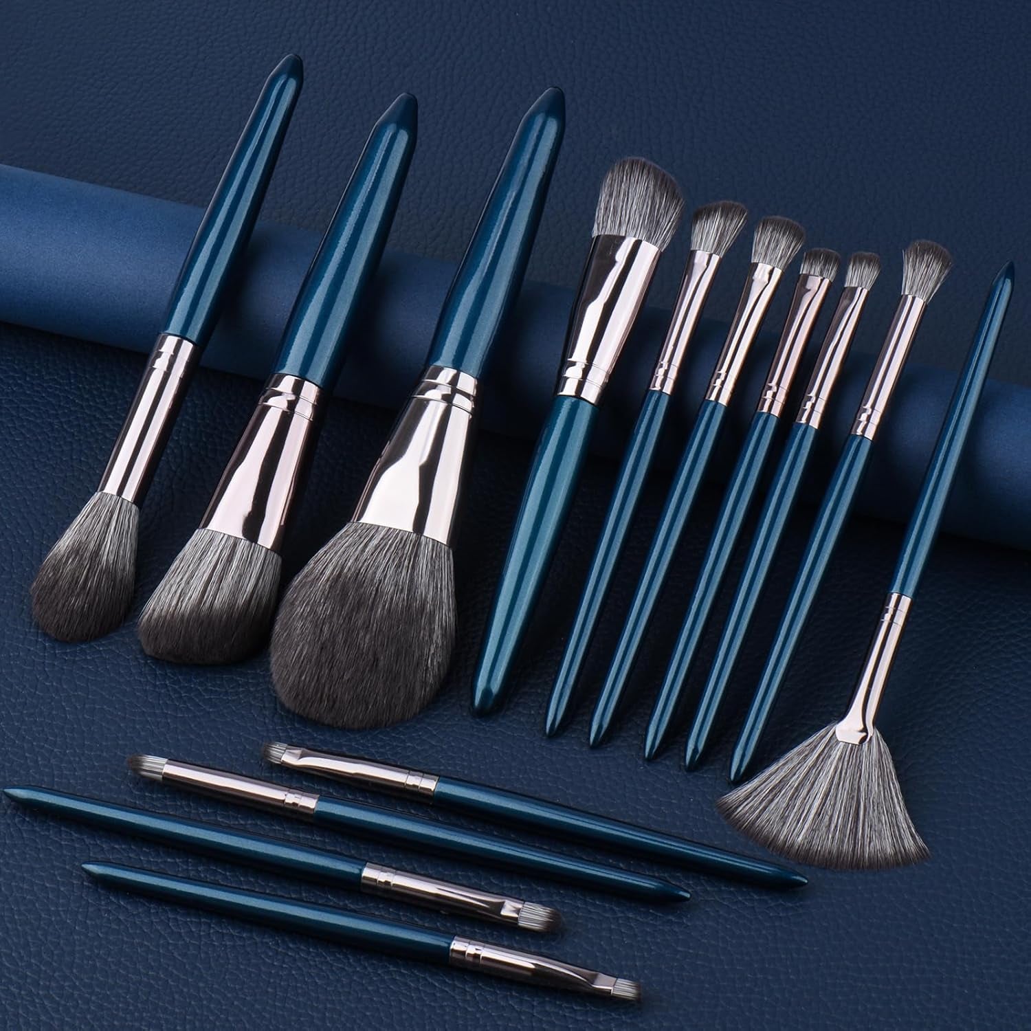 Professional Makeup Brush Set 14Pcs Makeup Brushes Kit Foundation Eyeshadow Powder Blending Eyebrow Eyelash Kabuki Brushes Cosmetic Brushs Travel Kits with Leather Bag Gift
